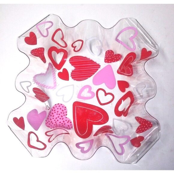 Large Ruffle Bowl Plastic 10.25" Valentine Day HEARTS Keepsake Candy Trinket EUC - Picture 1 of 6